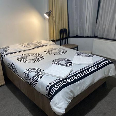 伊尔福德 371 Cranbrook Rd Ig2酒店 外观 照片