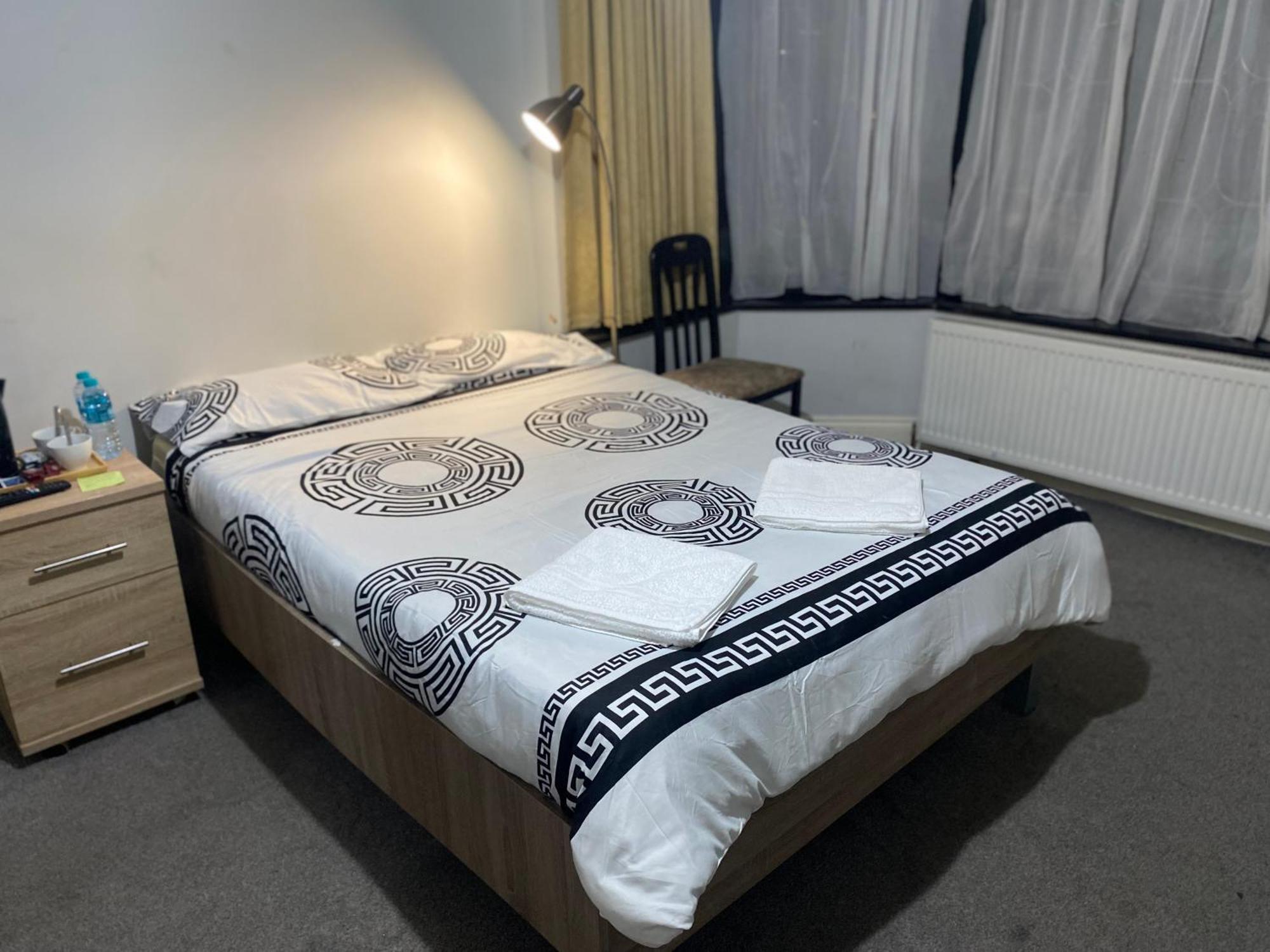 伊尔福德 371 Cranbrook Rd Ig2酒店 外观 照片